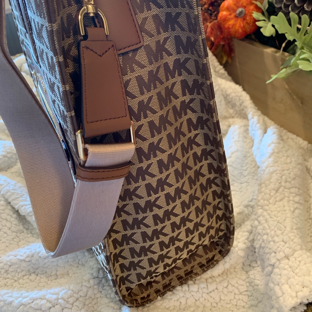 Mk tote - Picture 2 of 5